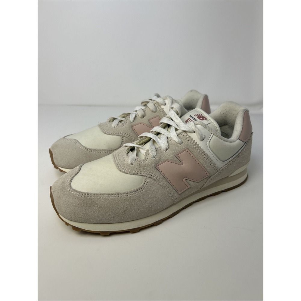 New Balance Womens 574 Lifestyle Sneakers Size 7 Beige Pink Suede Shoes Trainers